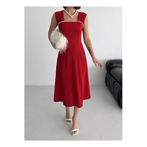 zel Tasarm nce Detay Krmz Midi Elbise