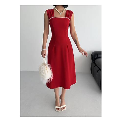 zel Tasarm nce Detay Krmz Midi Elbise