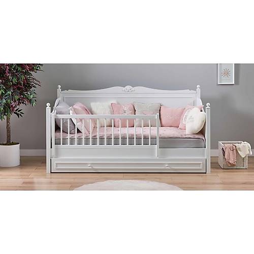 Almila Lora �ocuk Odas�