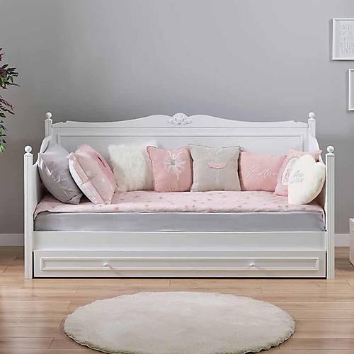 Almila Lora �ocuk Odas�