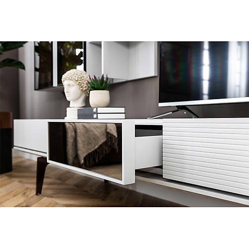 Saloni Stockholm Tv �nitesi