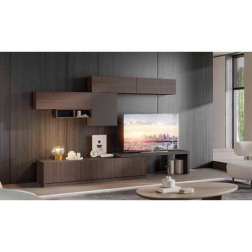 Saloni Barcelona Lake Tv nitesi