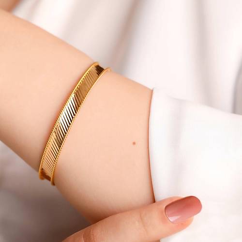 15 Gr (Gram) 22 Ayar iliksiz Yatay Mira Bilezik