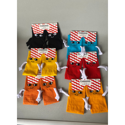 Kadn ? Erkek Mknatsl Elele Tutuan orap (1 Adet) ? Halay eken Kanka orab ? Sevimli Yz Tasarm