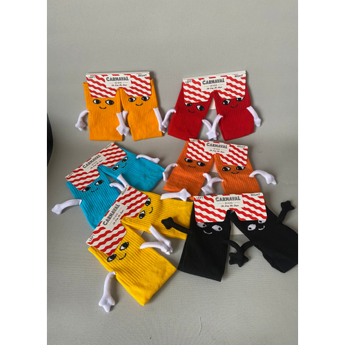 Kadn ? Erkek Mknatsl Elele Tutuan orap (1 Adet) ? Halay eken Kanka orab ? Sevimli Yz Tasarm