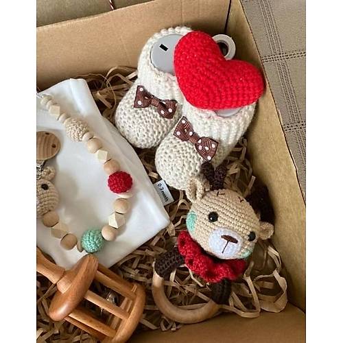 Sevimli Geyik Yenidoan Hediye Seti | Organik Amigurumi & Ahap Oyuncak