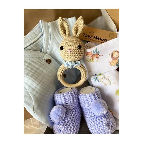Organik M�slin Tulumlu Bebek Hediye Seti | Amigurumi ��ng�rakl� | Tiny Wood
