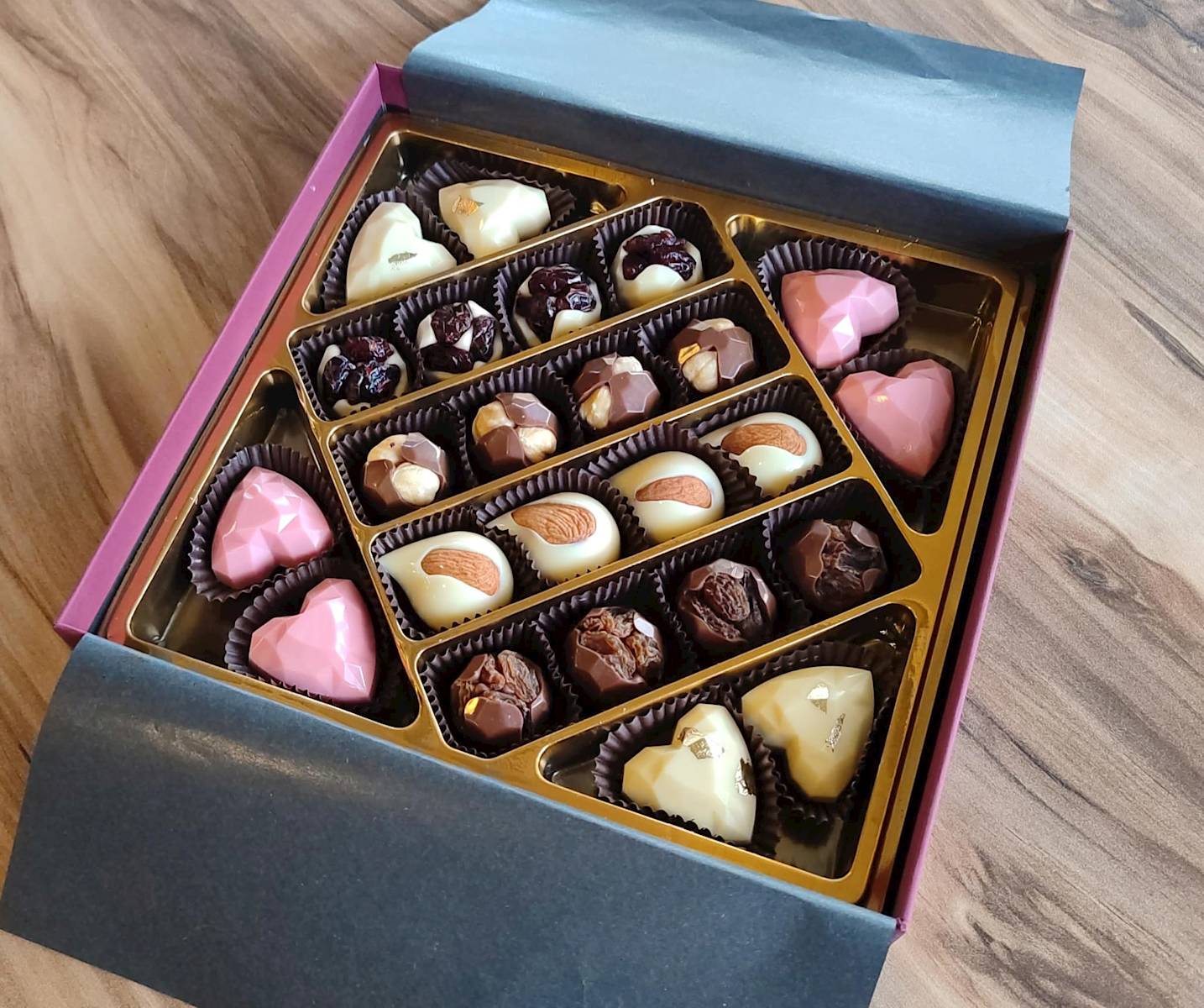 �zel �retim spesiyal �ikolatalar