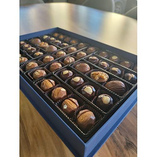 Spesiyal kuruyemili el yapm ikolata kutusu 480g e