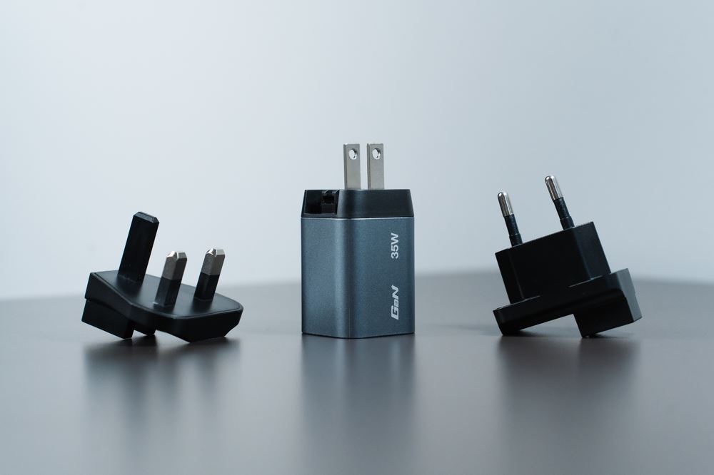 GNC-35 GaN Charger 35W with 1 x USB-C® PD 35W / 1 x USB-A QC 3.0