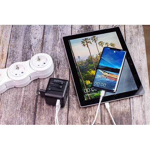 CHR UTA-01 UNIVERSAL TRAVEL ADAPTER WITH 2 X USB-A PORTS