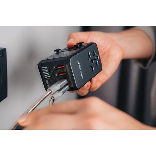 CHR UTA-06 GaN III Universal Travel Adapter with 2xUSB-C PD 100W QC 4+