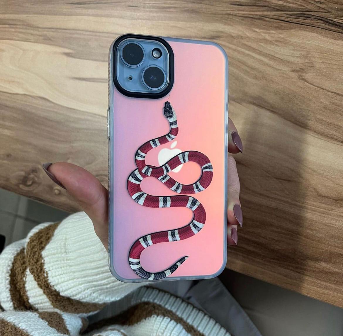Iphone Uyumlu Hologramlı Yılan Desenli Kılıf