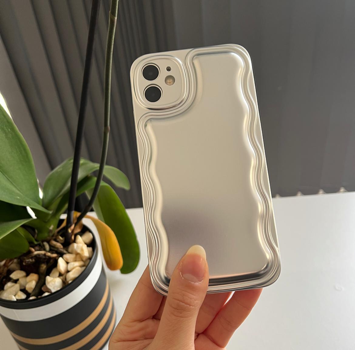 Iphone Uyumlu Zigzaglı Puff Kılıf Gümüş