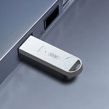 64 GB Metal G�vdeli USB Flash Bellek