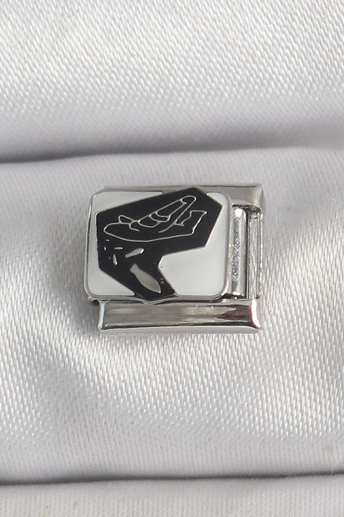 316L Çelik Gümüş Renk Beyaz Siyah Uçak İşlemeli Portre Model Nomination Charm