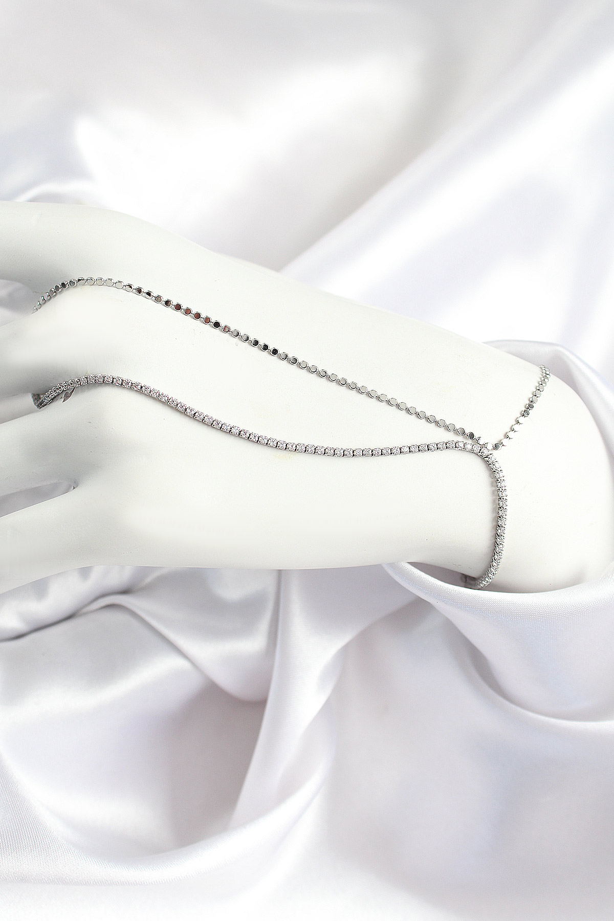 Pirinç Zirkon Taşlı Ezme Zincir Model Gümüş Renk Kadın Şahmeran