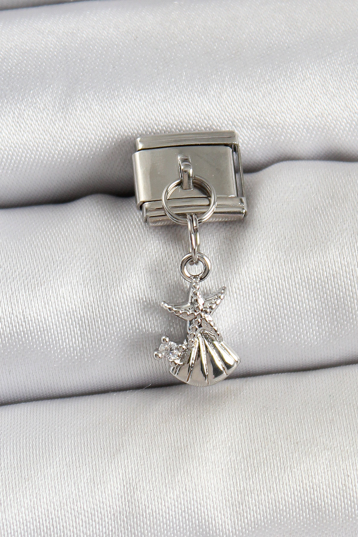 316L Çelik Sallantılı Zirkon Taşlı Deniz Yıldızı Ve İstiridye Model Gümüş Renk Nomination Charm