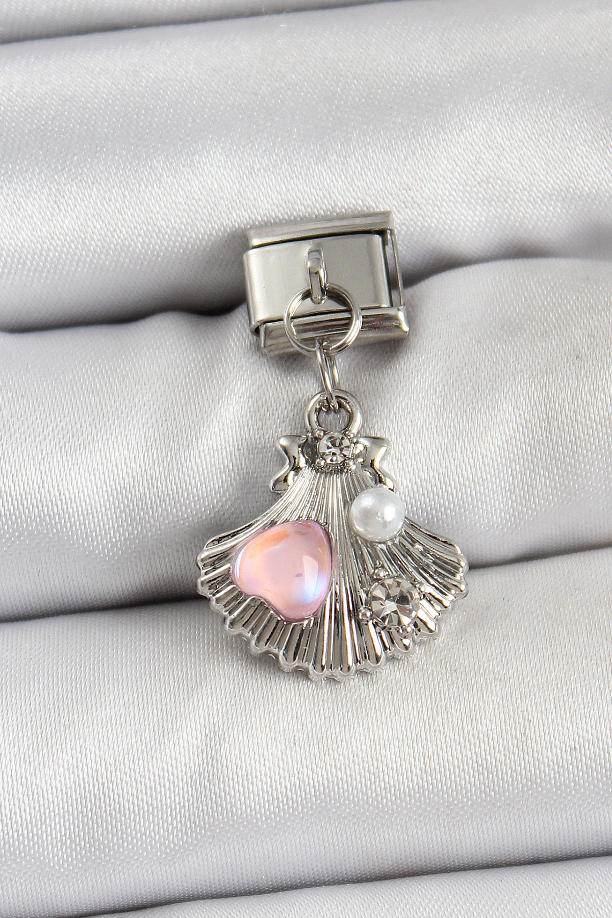 316L Çelik Sallantılı İnci Detaylı İstiridye Model Gümüş Renk Nomination Charm