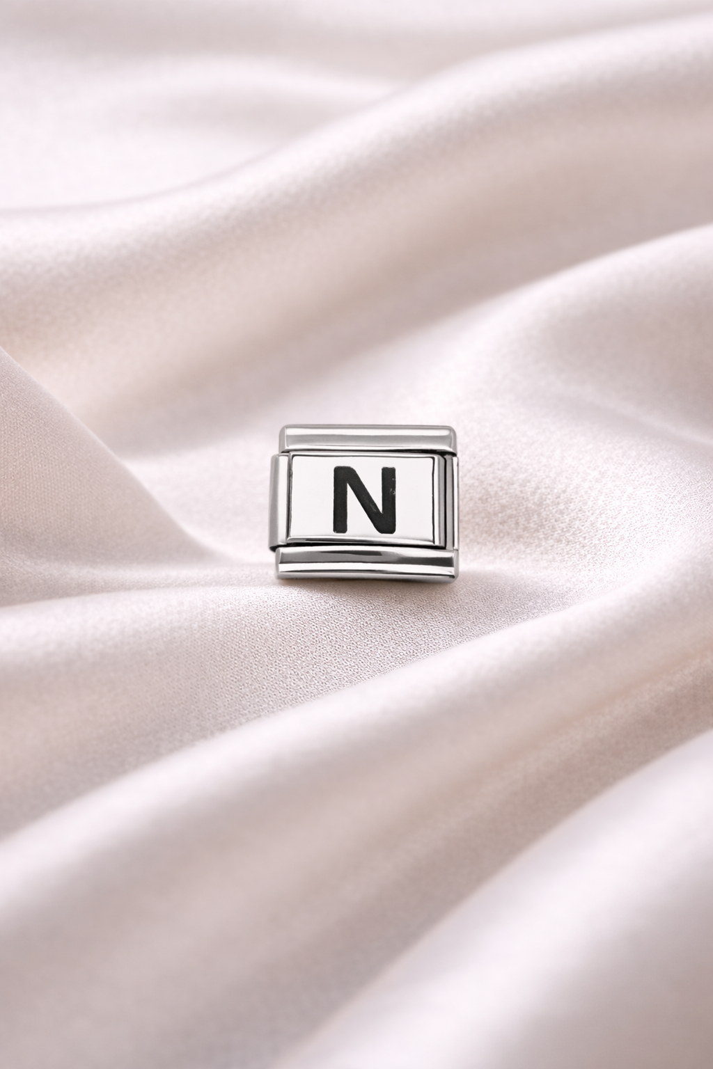 N Harf Charm | Çelik Bileklik Aksesuarı | Kişiye Özel Harf Modülü | Minimal &amp; Şık Tasarım