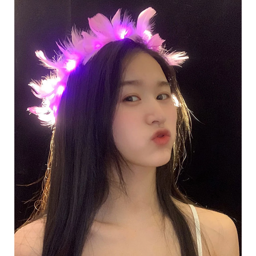 Led I��kl� Rengarenk Yanan 3 Fonksiyonlu Otri�li Parti Tac� Pembe Renk 12x12 cm