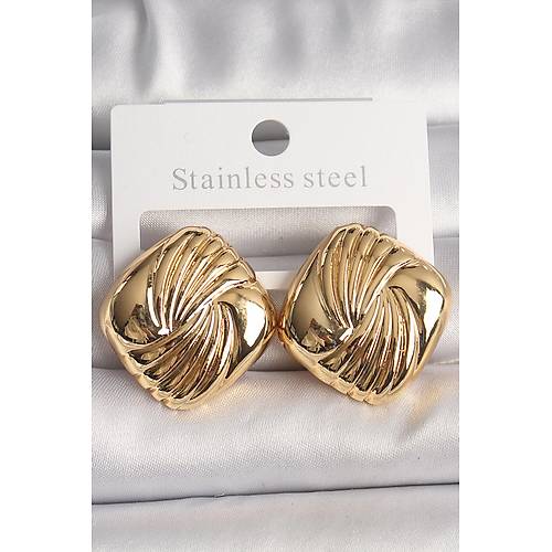 Pirin� Gold Renk ��lemeli Kare Model Kad�n K�pe