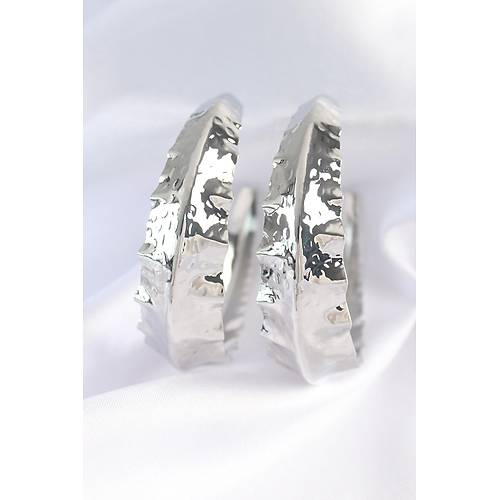 Pirin� G�m�� Renk Yaprak Desenli Halka K�pe