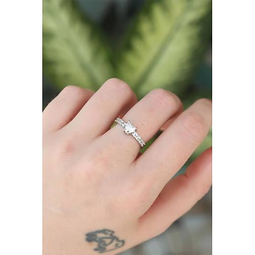 Pirin� G�m�� Renk Ayarlanabilir Zirkon Ta�l� Minimal Kalp Y�z�k