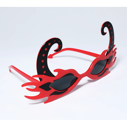 Siyah Boynuzlu K�rm�z� Renk Alevli Parti G�zl��� 21x10 cm
