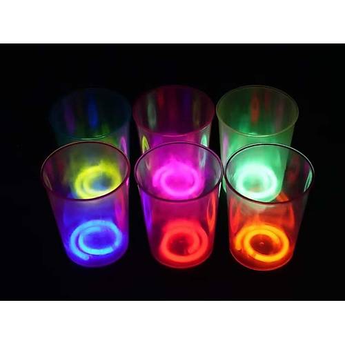 Karanl�kta Yanan Gece I���� Mega Glow Bardaklar 8 Adet 8.5 x 10.5 cm