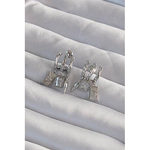 Pirin� G�m�� Renk Zirkon Ta�l� �oklu Aksesuarl� Yar�m Halka Kaburga K�pe