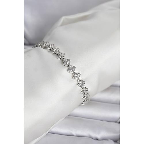 Pirin� G�m�� Renk Yonca Model S�ral� Zirkon Ta�l� Kad�n Bileklik