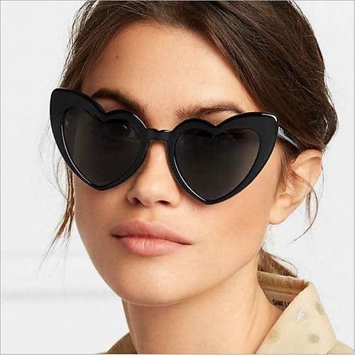 Siyah Renk Kalp �ekilli Parti G�zl��� 15x5 cm