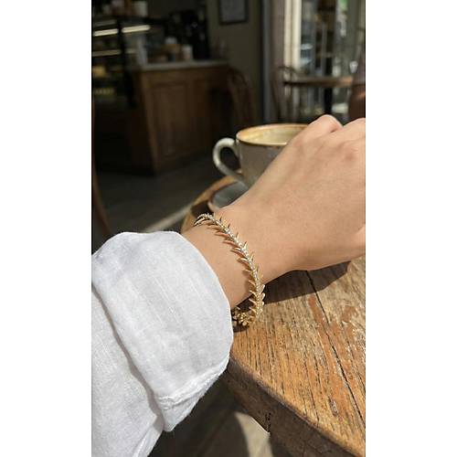 Pirin� Gold Renk Bal�k S�rt� Model Zirkon Ta�l� Kad�n Bileklik