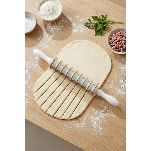 9 B��akl� Paslanmaz �elik Mant� Merdanesi & Pratik Hamur Kesme Aparat� (43 cm)