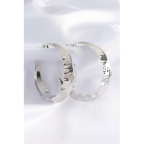 Pirin� G�m�� Renk Yaprak Desenli Halka K�pe