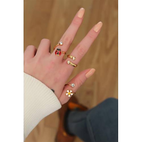 Papatya Tasar�ml� Zirkon Ta�l� Ayarlanabilir Y�z�k