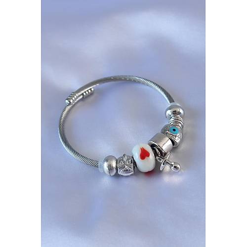 Kalp ve Nazar Boncuk Detayl� Charm Kad�n Bileklik