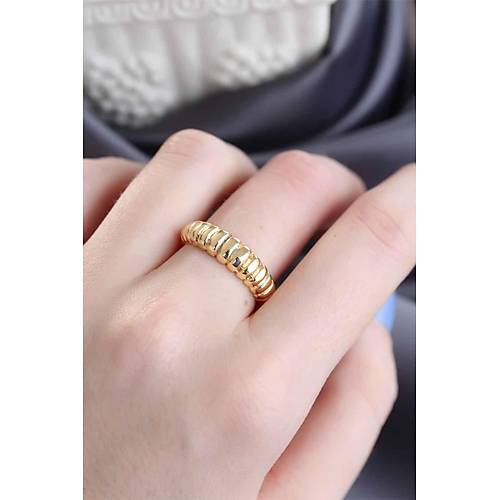 Alt�n Renk Ayarlamal� Burgu Kad�n Y�z�k