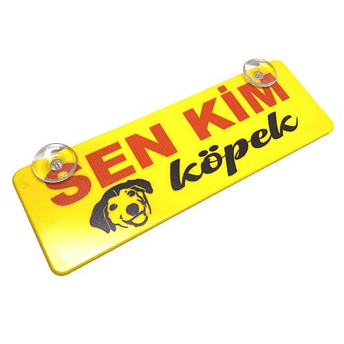 Sen Kim K�pek Yaz�l� Sar� Dekor Plaka Vantuzlu Cam S�s� 22x7.5cm