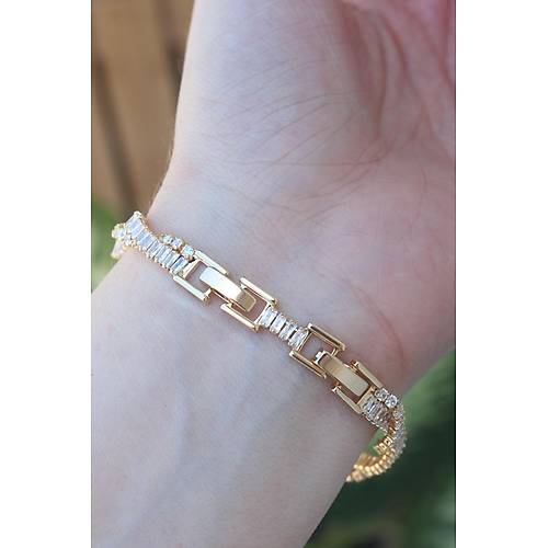 Vip Seri Pirin� Zirkon Ta�l� Gold Renk Sarmal Model Bileklik