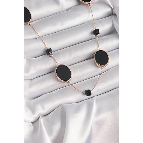 Pirin� Gold Renk Siyah Renk Oval Siyah K�p Detay Kad�n Kolye