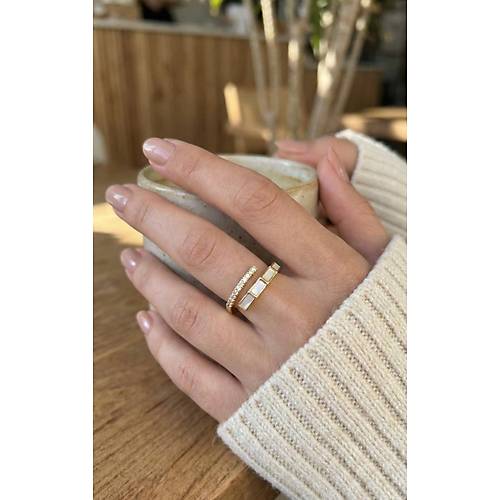 Pirin� Gold Renk Zirkon Ta� Detayl� Y�lan Model Ayarlanabilir Y�z�k