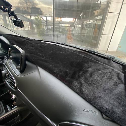 Yumu�ak T�yl� Oto Torpido Bagaj �st� �rt� Pelu� Hal� Siyah 130x40cm