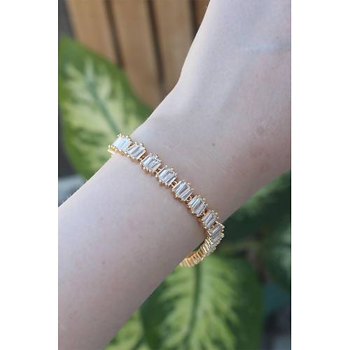 Vip Seri Pirin� Zirkon Ta�l� Gold Renk Kare Su Yolu Model Bileklik