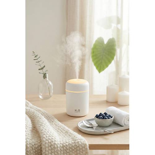 300 ml LED I��kl� Hava Nemlendirici & Pratik Oda Kokusu Dif�z�r� (7 cm x 11 cm)