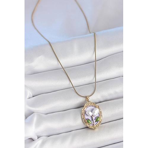 316L �elik Gold Renk Mor �ncili �i�ek ��lemeli Portre Model Kad�n Kolye