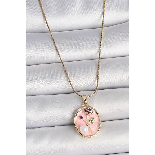 316L �elik Gold Renk Zincir Pembe �i�ek ��lemeli �nci Detay Portre Model Kad�n Kolye