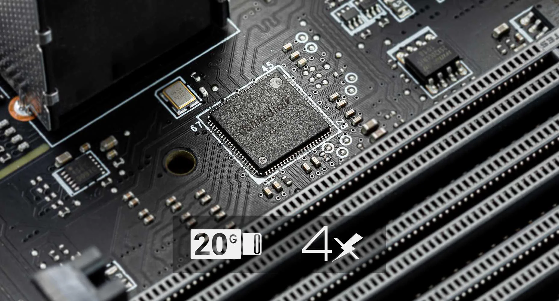 MPG Z490 CARBON EK X MSI Lightning USB 20G