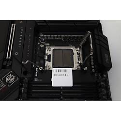 MSI MPG X670E CARBON WIFI DDR5 7800 MHz (OC) M.2x4 USB 3.2 HDMI DP Wi-Fi 6E RGB ATX (Outlet - Te�hir)